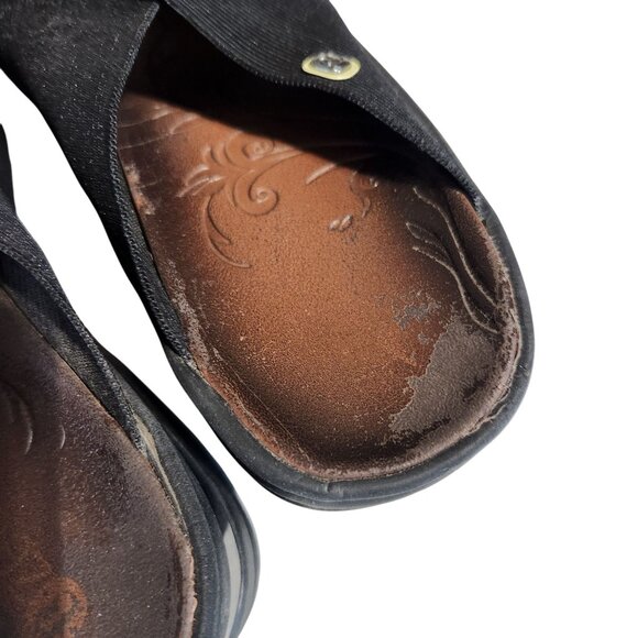 Bzees Black Criss-Cross Slide Sandals With Wedge Heel & Textured Sole - Picture 8 of 9